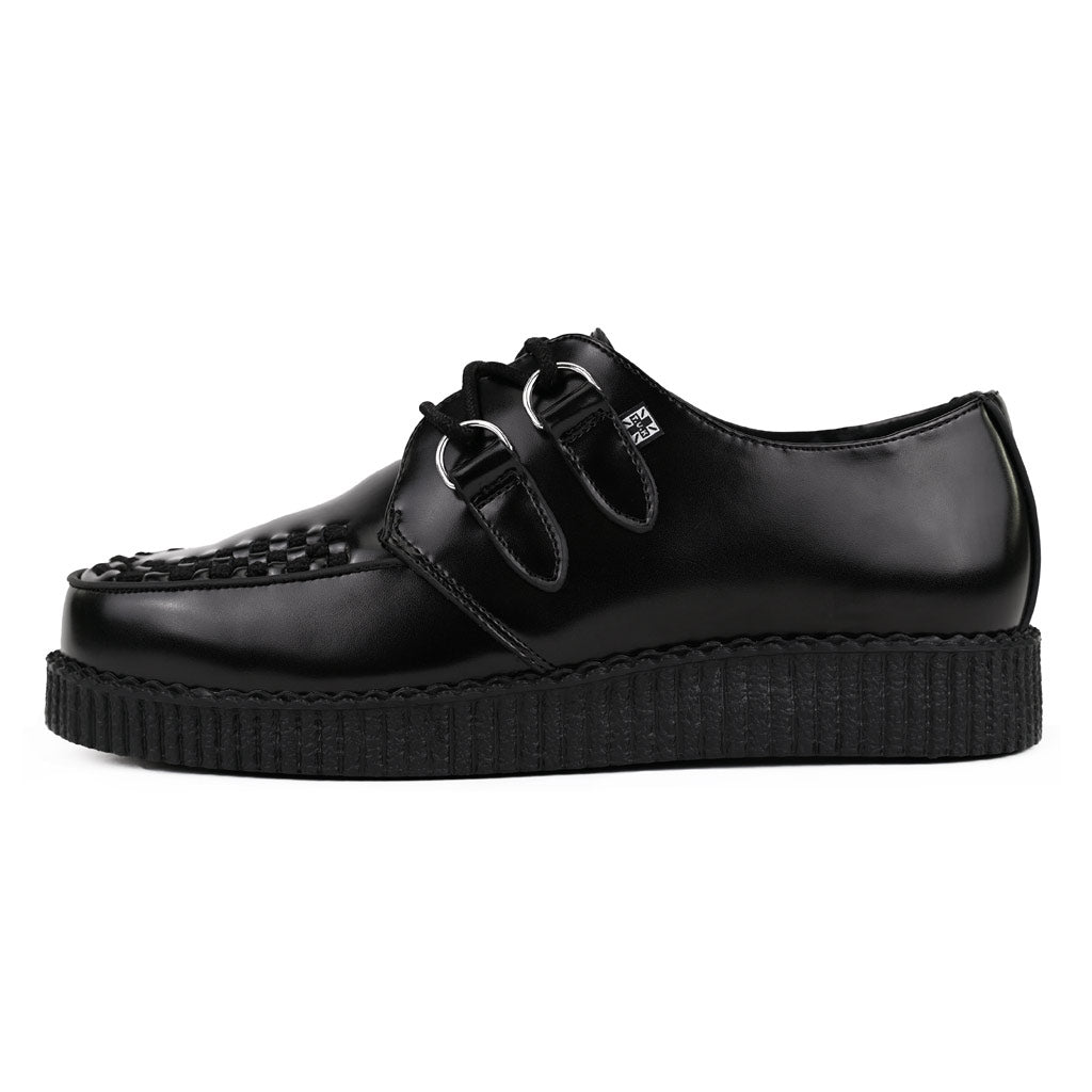 Black and white shoes 195s hotsell